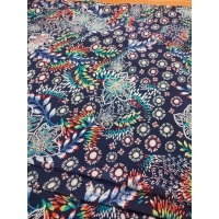 Granatowa elastyczna dzianina z fantazyjnym wzorem